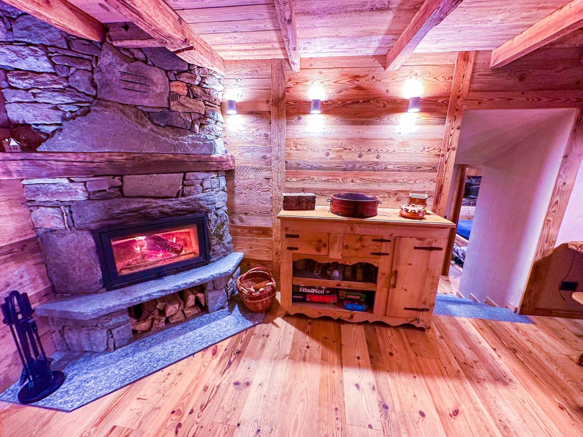 Joivy Modern Family Chalet With Stunning Mountain Views Champoluc Exterior photo