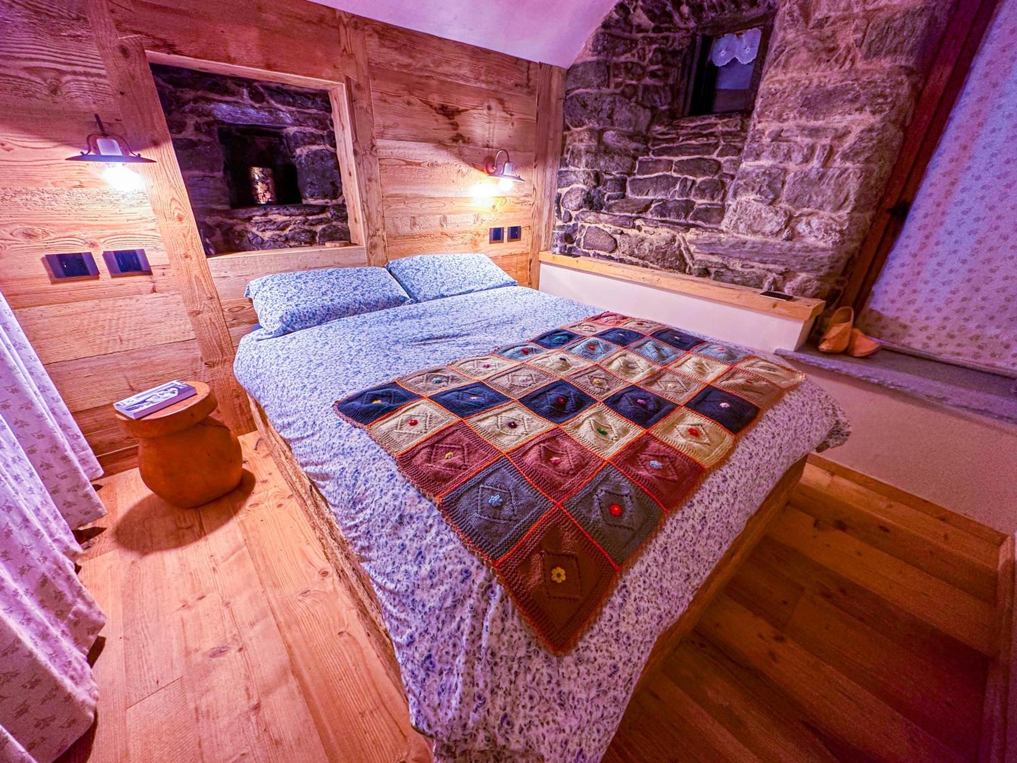Joivy Modern Family Chalet With Stunning Mountain Views Champoluc Exterior photo
